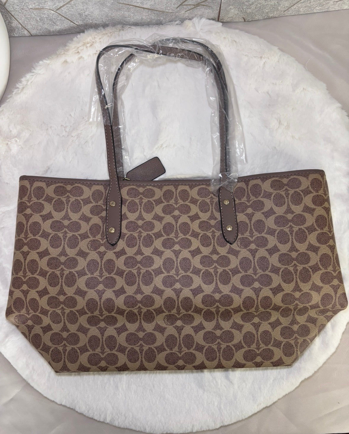 Coach City Tote in Signature Canvas